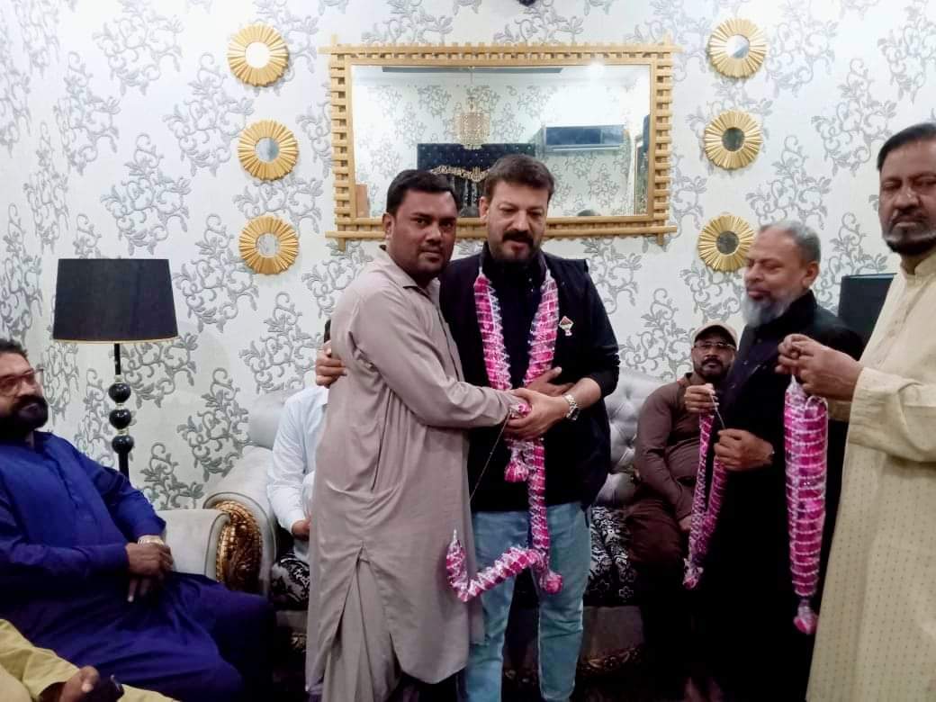 MoidAnver's tweet photo. نو منتخب حق پرست ایم پی اے معید انور نے گلشن اقبال 13D3 بلوچ گوٹھ میں دانش بھائی کی رہائشگاہ پر بلوچ گوٹھ کے معززین سے ملاقات کی اور عام انتخابات میں بھر پور حمایت پر شکریہ بھی ادا کیا۔ اس موقع پر ٹاون انچارج علی محفوظ بھائی اور دیگر ذمیداران بھی موجود۔
#MQMPakistan #PS101 https://t.co/3O2vkQCYQ4