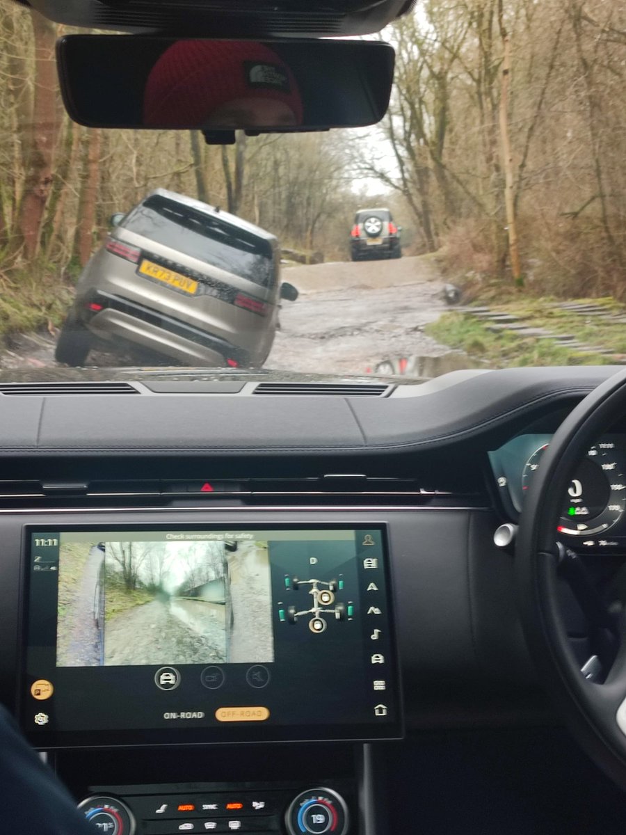 What a Day!! 🤩
Good to Catch up and learn something new.

No Landrover is the same.
These new ones are unreal!!