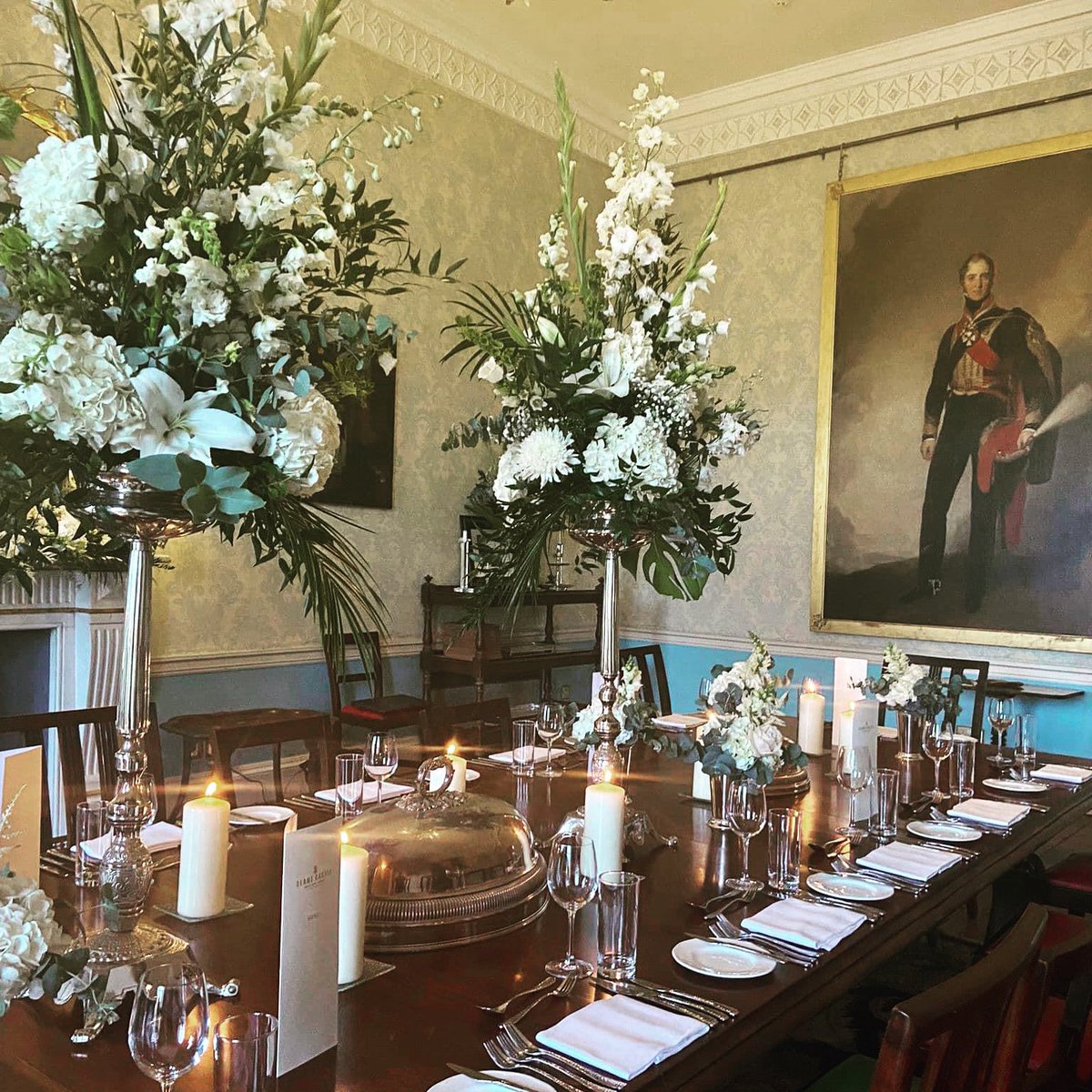 Our dining room is ideal for intimate dinners 💍 Email events@slanecastle.ie to plan your special occasion. #slane #diningatthecastle #boynevalley #slanecastle