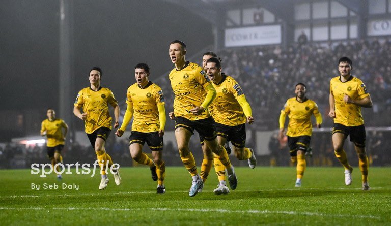 Jamie Lennon of St Patrick's Athletic celebrates after scoring what would be the winner against Galway United in tonight’s @LeagueofIreland match! 📸 @sebaJFdaly sportsfile.com/more-images/77…