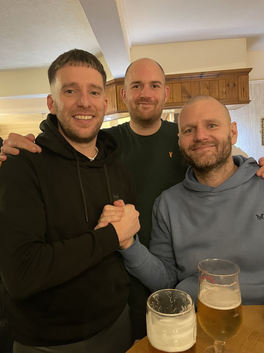 SIGNED, SEALED AND DELIVERED ✍️ 

We are delighted to announce the pre contract signing of Dave Harfoot, which will come in to effect from July 1st. Big coup for the club. 

Up the Sandrats

🔵⚪️