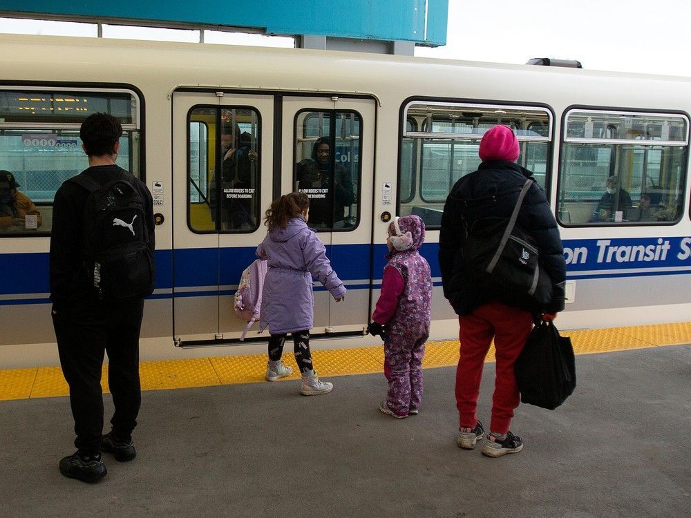 After taking the LRT, it's no wonder many Edmontonians don't use it

Read More: edmontonjournal.com/opinion/column…