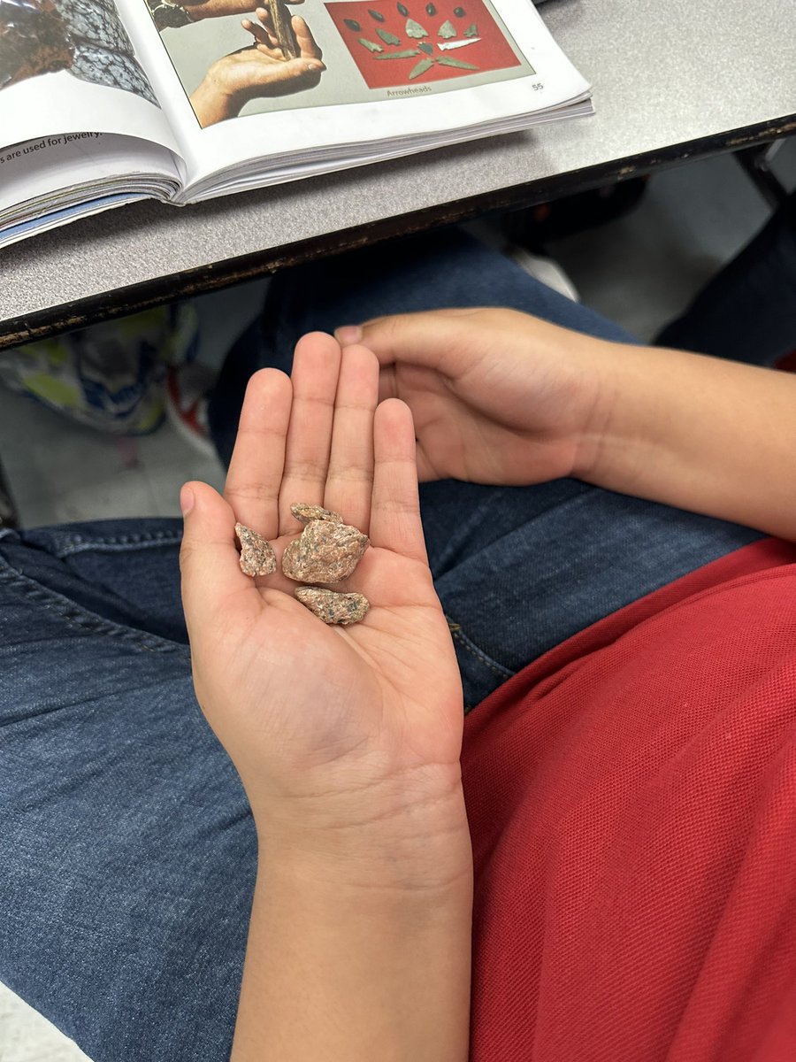 Today our @hisd_SRE space rangers got hands-on for our @Amplify geology unit. We examined some native Texas rocks that date back billions of years and identified characteristics we have learned about in our unit.