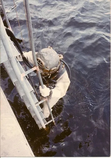 CommissaryShep's tweet photo. 🚨Spotlight: Master Sargent Andrea Motley Crabtree 🚨

MSG SGT. Andrea Motley Crabtree was  the U.S. Army's first female deep-sea diver, and the first Black female deep-sea diver across all U.S. military branches.
📷 U.S. Army 
.
.
 #thecommissaryshopper #commissaryshopper https://t.co/qRuV93KtuN