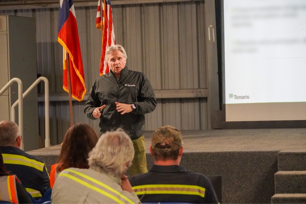 _LucaZanotti's tweet photo. Great visiting &amp; broadcasting my latest US webcast from our Conroe plant. We've built a strong position in the market with a robust product portfolio &amp; Rig Direct® services, adding value in safety, efficiency &amp; reliability. Our focus is on optimizing our operations. #TenarisInUSA https://t.co/oHYP7Gxb2V