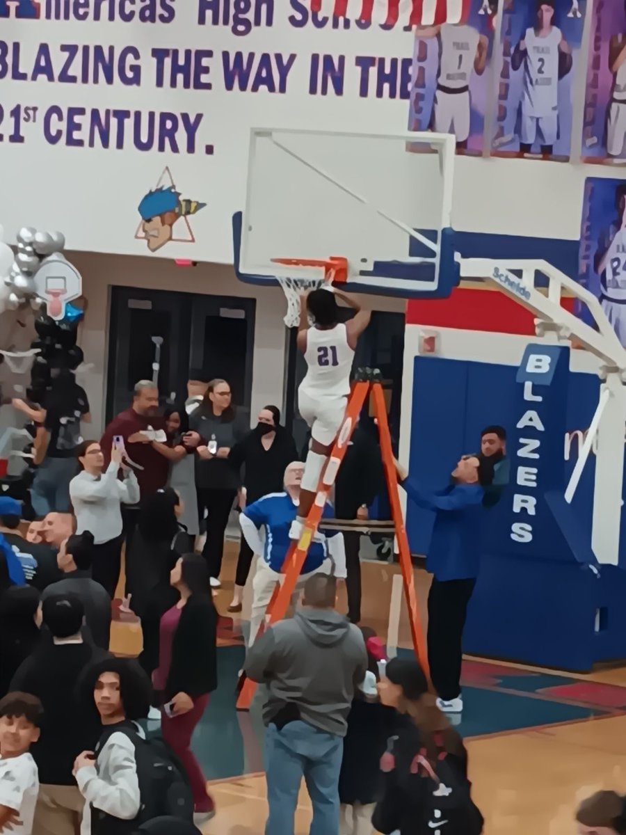 Timar Alexander tweet media