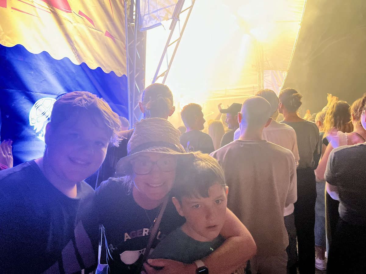 geccibage's tweet photo. There was a HUGE concert in Australia last night. Bet your are there was… @ballparkmusic at Taronga! The boys first gig ever- bloody tops! https://t.co/0uuBO9RkAc
