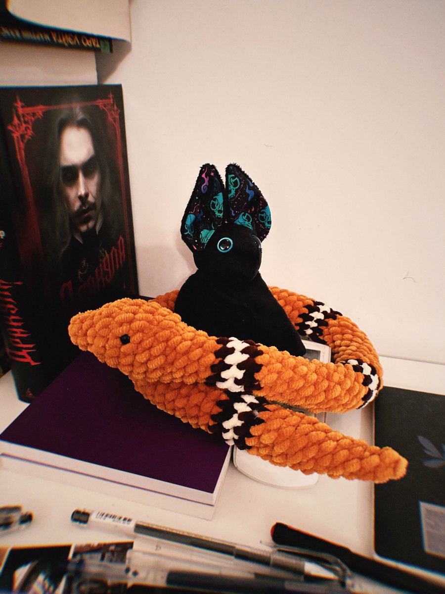 у меня появились новые друзья, кстати.