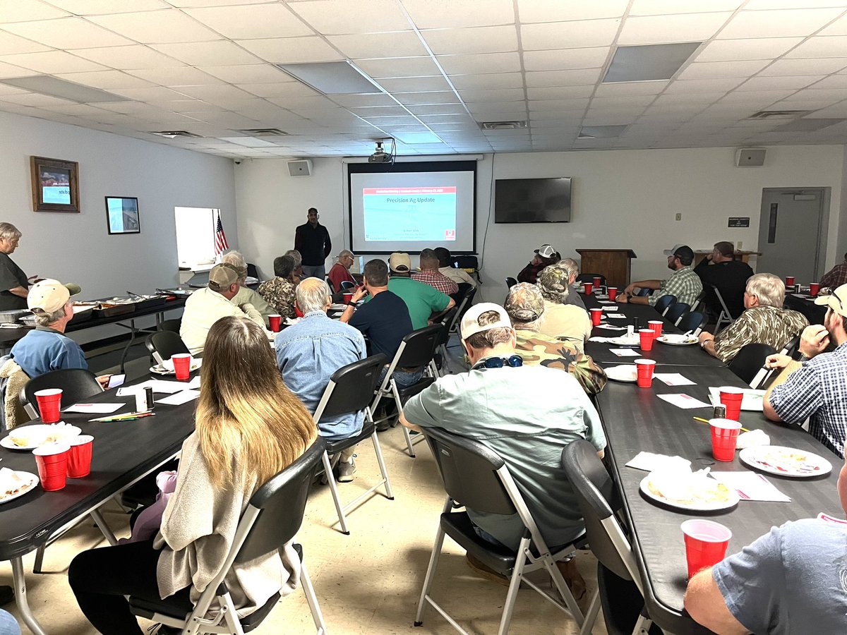 PrecAgEngineer's tweet photo. Nothing like finishing another travel week with couple county meetings (Seminole last night and Toombs/Treutlen/montgomery today) and a quick workout this evening with some of my favorite people at TinRoof CF!! @UGAExtension #bestjob #precisionag #workout #gymfamily #priorities https://t.co/eP2XJ614Yi