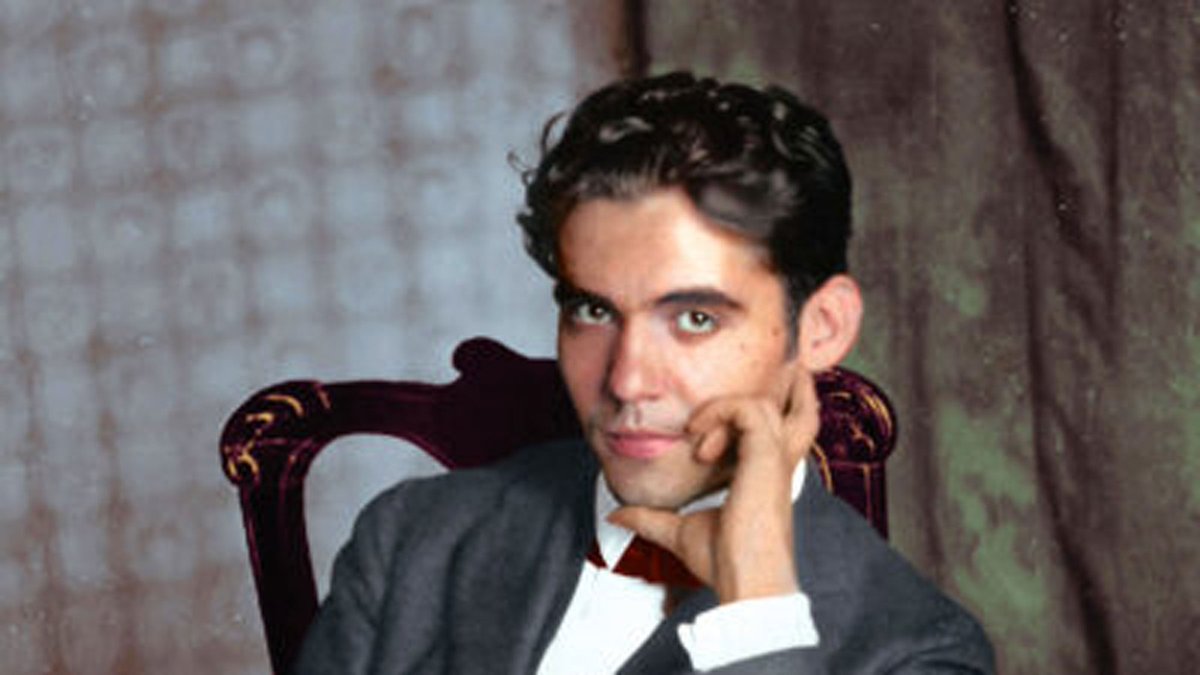 Olalla95M's tweet photo. Tendria que ganar esta vez Federico García lorca  tendria que queda de los 1 °  @rtve  @rtvenoticias
@rtveplay
#elmejordelahistoria1 https://t.co/iMxTz2vqB2