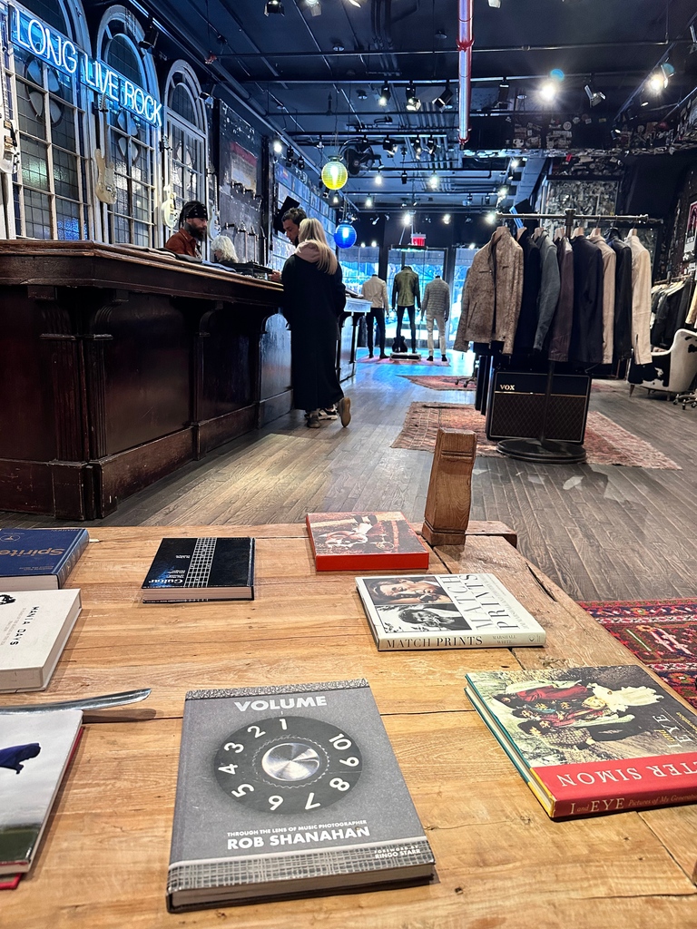 Stopped by #JohnVarvatos in the Bowery, NYC… They asked me to sign their copy of my book VOLUME 1 🤘📸 #musicphotography #musicphotographer #classicrock #asf_artists