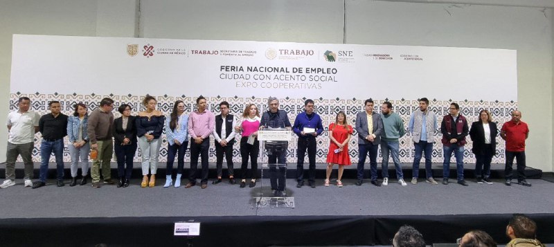 Luis_diazdeleon's tweet photo. Finalizamos nuestra Feria Nacional de Empleo "Ciudad con Acento Social" de forma satisfactoria, durante estos dos días tuvimos una afluencia de más de 10 mil personas buscadoras de empleo, más de 20 mil vacantes.
#ExpoCooperativas #TrabajoEnLaCiudad #GobiernoConAcentoSocial @GobCDMX @TrabajoCDMX @SneCdmx @CCLCDMX @icat_cdmx