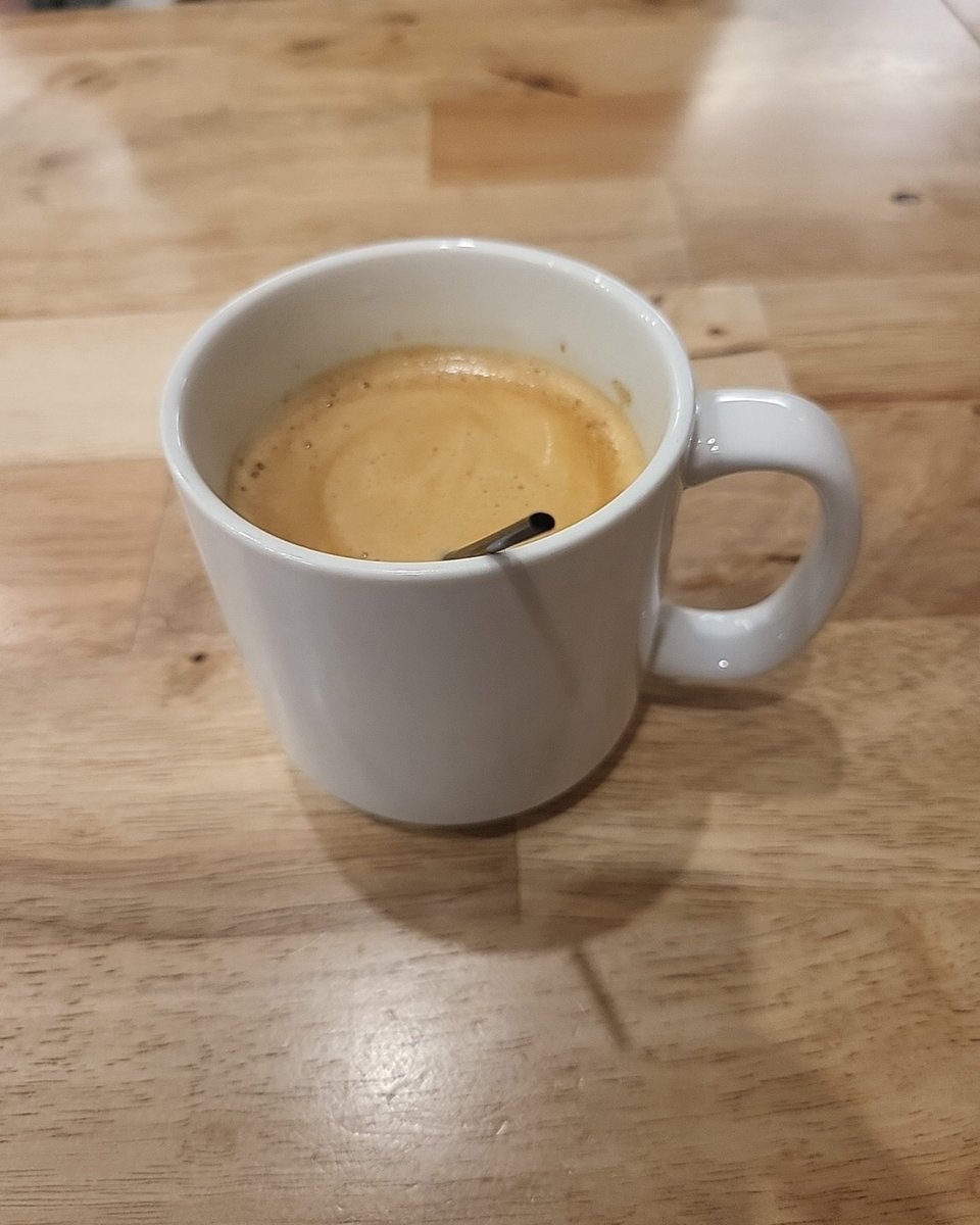 wingthequick's tweet image. #coffee @ Changi Airport through a mini straw ftw!!! Haha