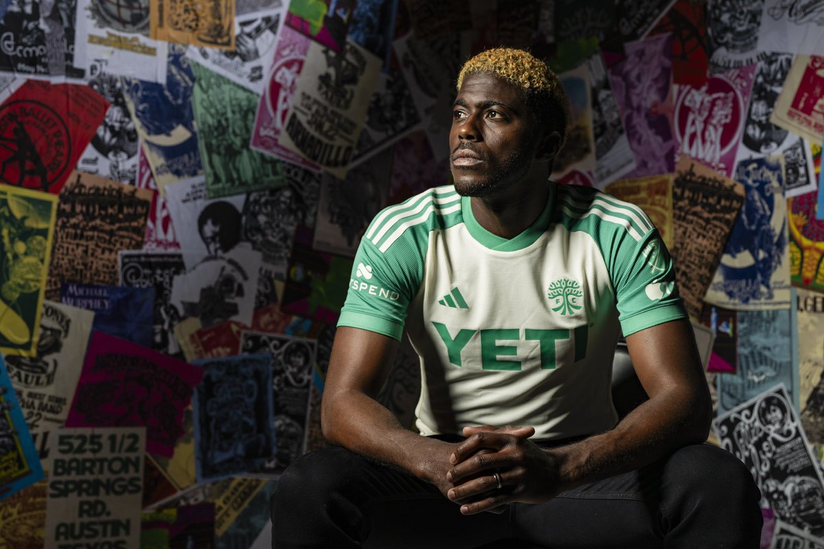 gyasinho's tweet photo. The Armadillo kit is here! 💚 🙌🏾 https://t.co/UXqLdzUOAE