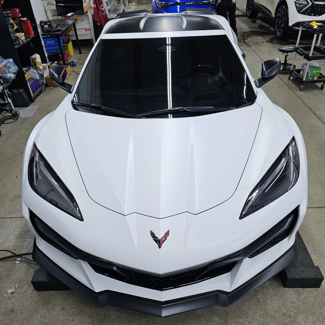 YEGTintFactory's tweet photo. New Z06 received all window tint including the windshield to complete this storm trooper look ๐
From the showroom floor to our door...transportation by TJs Towing LTD.
#yeg #heatrejection #privacy #protection #suntekfilms #stormtrooper https://t.co/aNtl552QOQ