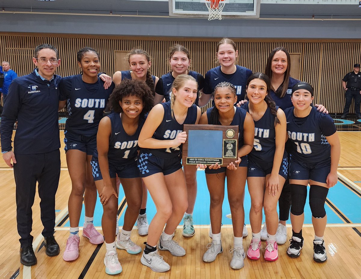 Addy_Bryant24's tweet photo. Crazy how fast these 4 years have gone by it's been the most fun and exciting experience! Thanks for the greatest times of my life! You are the best coaches and the best team I could ever ask for.  Love you all so much!
@DGSgirlsBBALL for life. 💙🩵
On the next 4 at @benuwbb ❤️🖤 https://t.co/W9nVmRTiFR