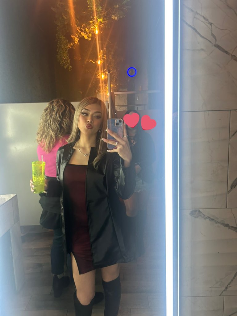 aabemyaa's tweet photo. cheers i’m 21 🥂 
#valentinesbaby 💐 https://t.co/qK4ooCAIyS