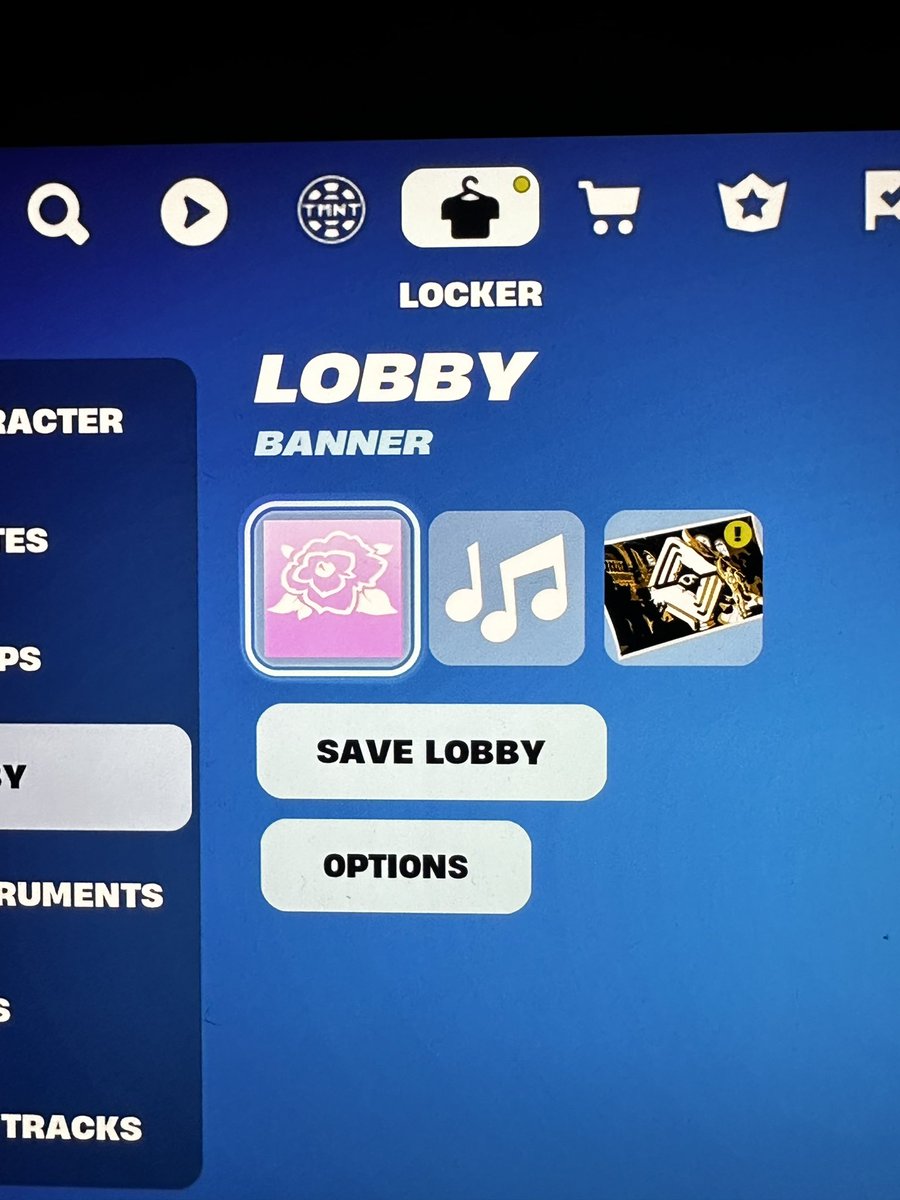 AriandaAustin1's tweet photo. @FortniteStatus couple of things, my weapon skin isn’t showing up the correct color, same with my flag, shows the color in locker but not lobby https://t.co/HnTiqf2lYT
