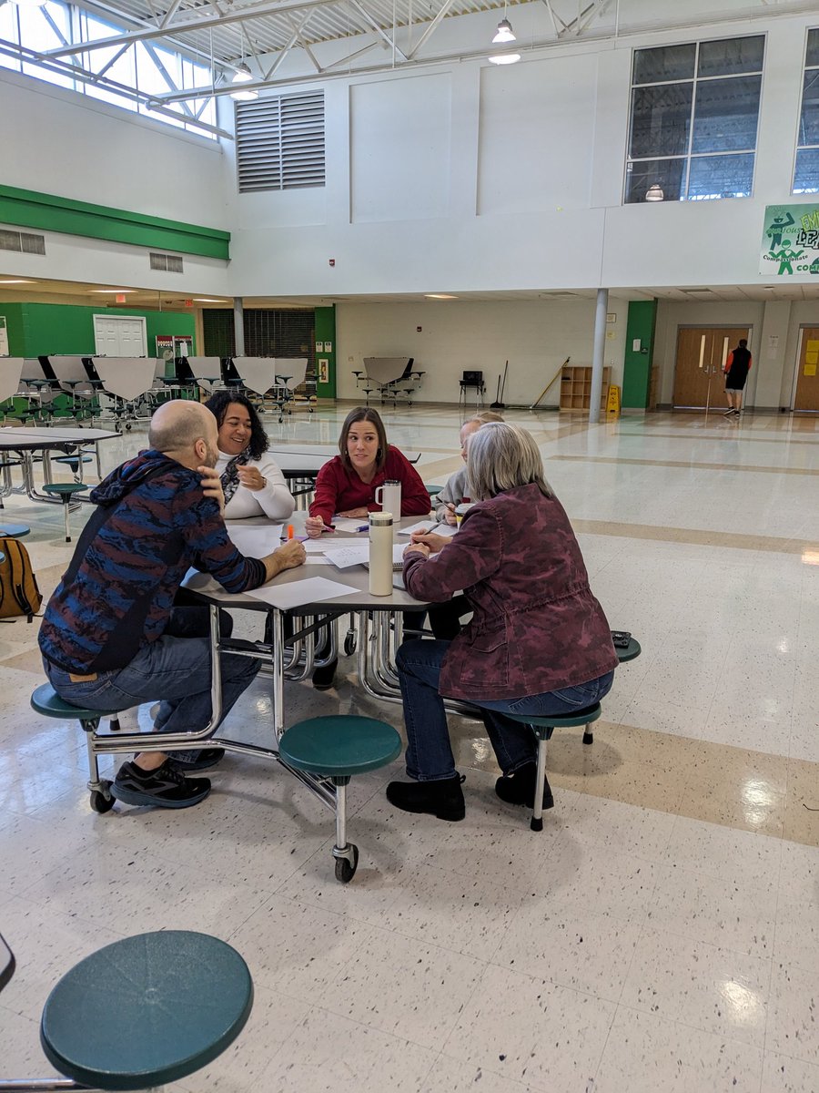"Students have been taught to solve problems, not to be problem solvers...there is a difference"  Lets change this! #mathworkshop <a href="/Lempp5/">Jennifer Lempp</a>