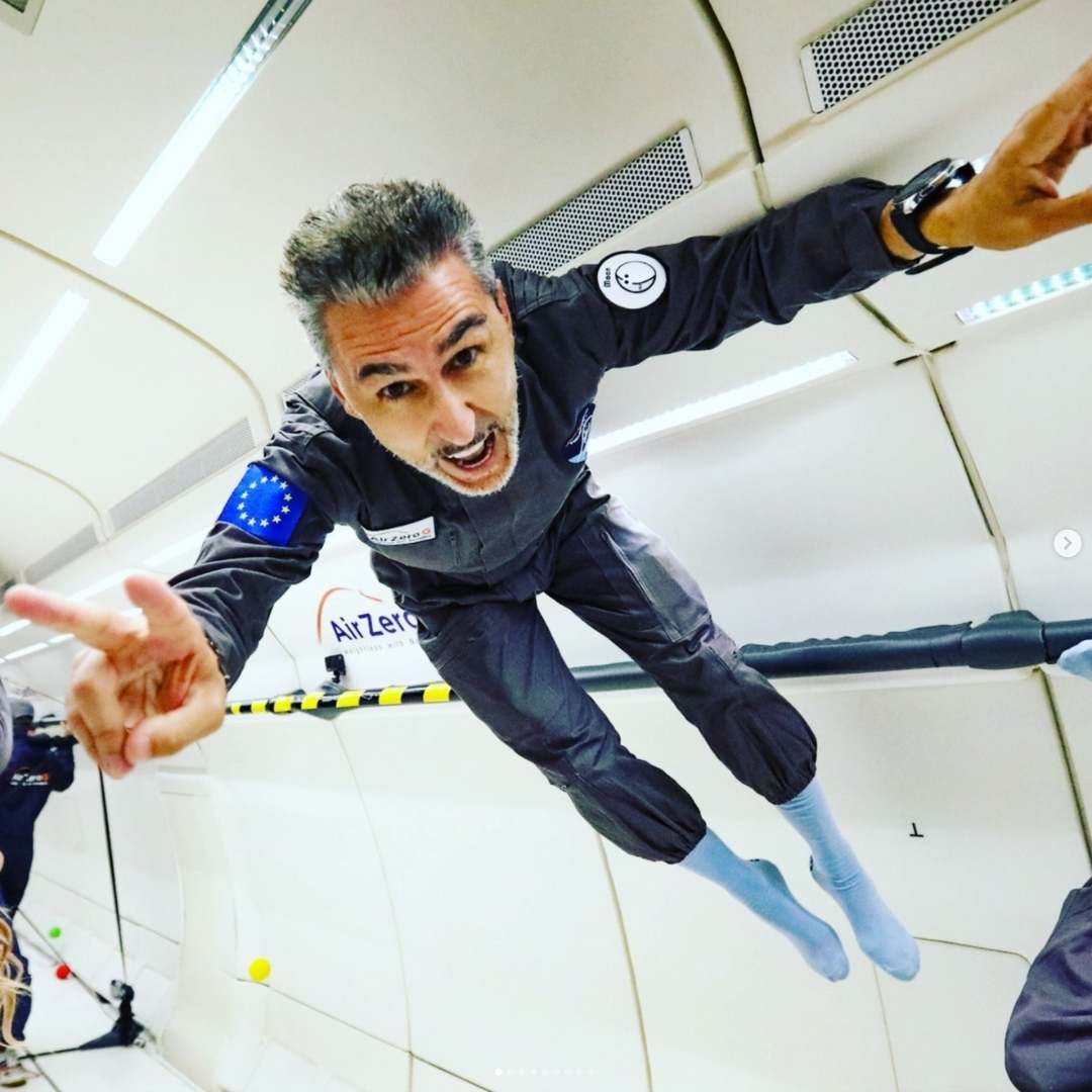 BibopGGresta's tweet photo. Thrilled to share a transformative experience initiated by @xtina_korp  for @spacefabworld and @xtina_korp  alongside my friend @rodrigo.sa.of , as featured in @lfitalymagazine  Exploration issue, under the visionary leadership of @lostandfoundinitaly .

Experiencing zero gravity and simulating lunar and Martian gravities offered not just an adventure but profound insight into the future of space exploration and innovation.

The highlight was learning from astronaut legends @astro_nicole and @astro_jfclervoy , a testament to the power of perseverance and visionary thinking. My narrative takes you through @airzerog  exchiting journey, challenging us to rethink our potential and the boundaries of innovation.

This journey is a call to embrace exploration and innovation, pushing the limits of technology and sustainability in space and transportation. We're preparing the next mission and you can be part of it! Write to info@hyperlooitalia.com

Our journey to the moon, Mars and back!

You can read the full article here:
https://t.co/t74M8tihJ3

Artwork by @ @anchorball Anchorball Web Media

#Innovation #SpaceExploration #ProfessionalGrowth #Sustainability #FutureOfTransport #ZeroGravity #SpaceTourism #Leadership #Technology #HyperloopItalia #AirZeroG #SpaceForABetterWorld #Exploration #adventure