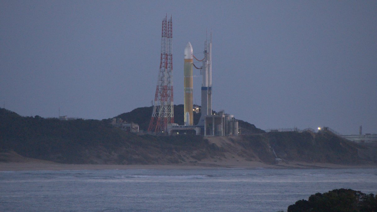 MHI_GroupJP's tweet photo. ━━━━━━━━━━
#H3ロケット 通信🚀
　まもなく打上げ
━━━━━━━━━━
今朝の種子島は良い天気となりました🌤

H3ロケット試験機2号機の打上げは
本日9時22分55秒です⌛

Return to FLIGHT
お見逃しなく‼

➣JAXA打上げライブ中継はこちら
https://t.co/AAd37uQOSv https://t.co/t7eZLlvycz