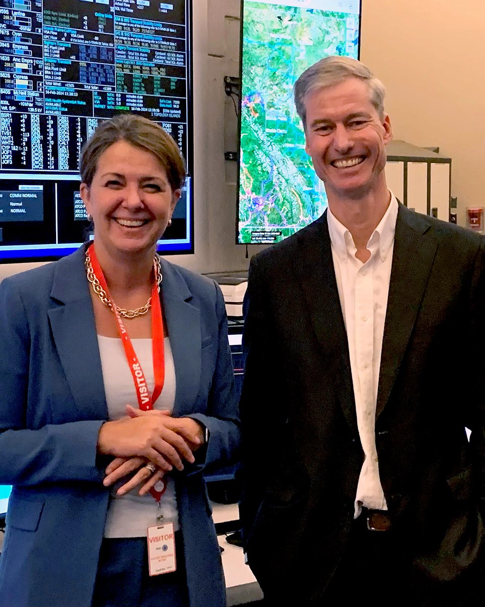 Premier Danielle Smith toured our System Coordination Centre with CEO Mike Law today, to learn more about the real time operations of Alberta’s grid and how we’re working with stakeholders to ensure a reliable, affordable power system for Albertans today and in the future.