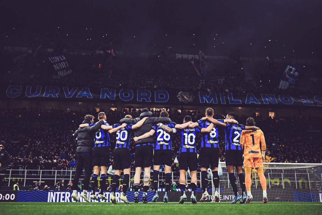 snajaths's tweet image. Most teams ONLY have one or two ways to score. 

We score through vertical football, set-pieces, crosses, counters, dribbling quick one-touch football, overlapping centrebacks, long range shots and more.

I guess it&apos;s hard to follow when literally anyone can score in this team.