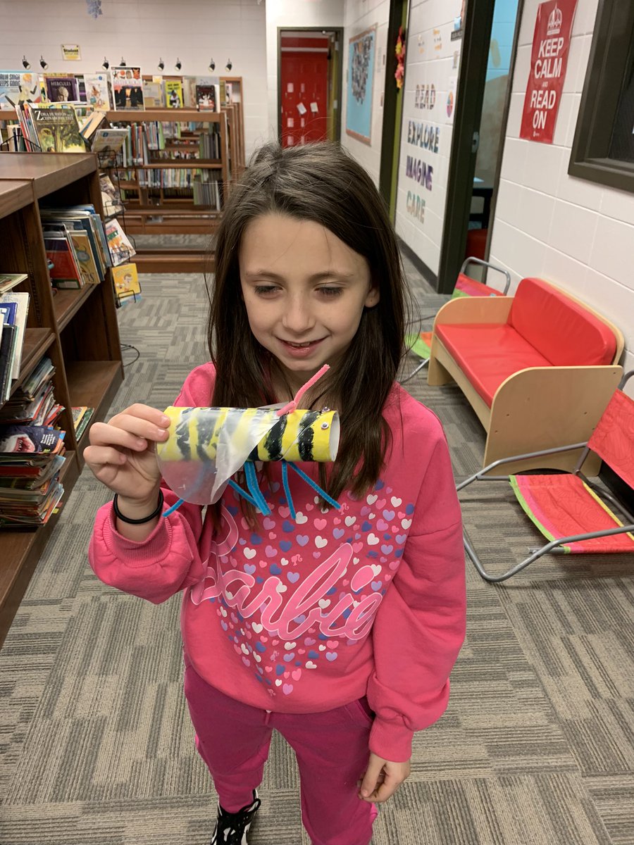 cindy_hundley's tweet photo. These @GutermuthES 2nd graders demonstrated their knowledge of pollinators today by creating #bee models in the library’s #makerspace. Such #productivecollaborators! @JCASLKY @JCPS_LMS @ELeducation #JCPSLibraries @B_is_for_Blatz https://t.co/pO9IQajgp7