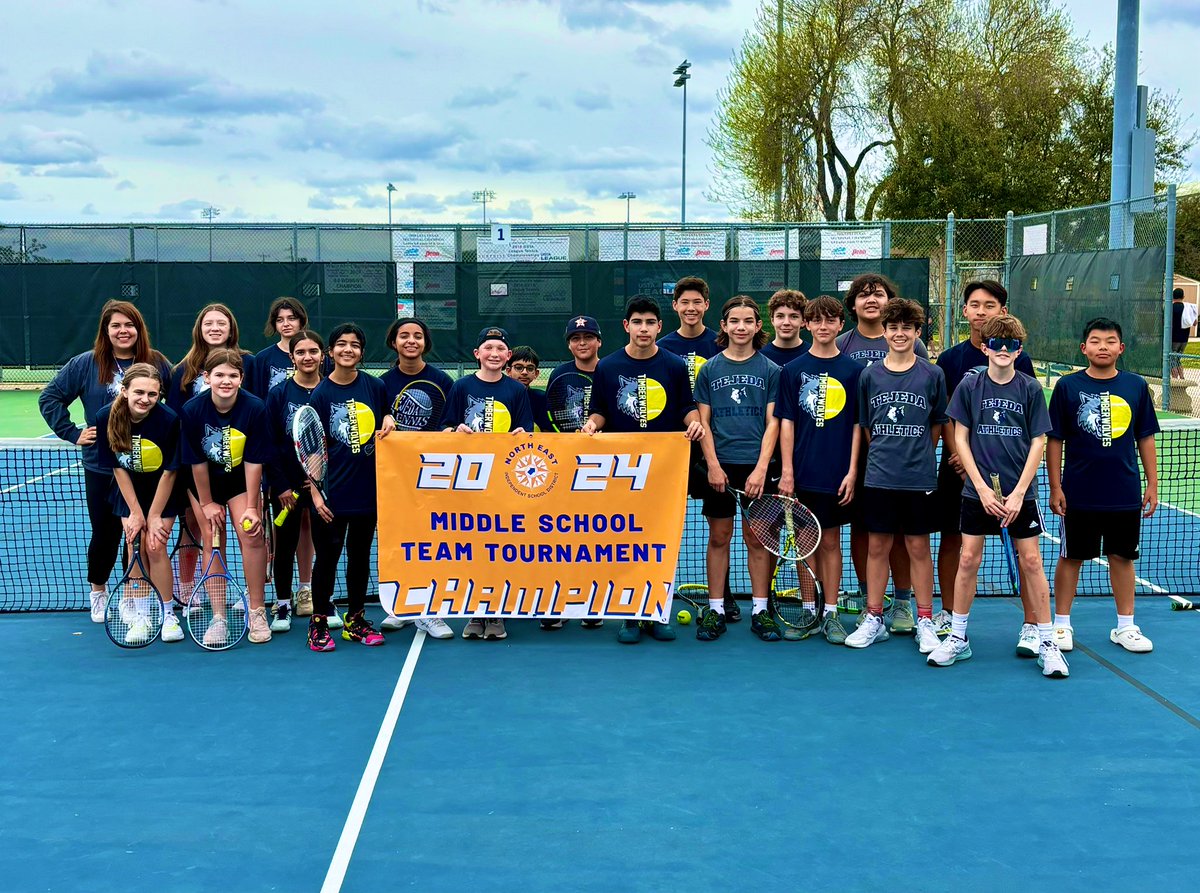Tejeda tennis received their banner today! Congrats again to the 2024 Middle School Team Tournament Champion 🥇
