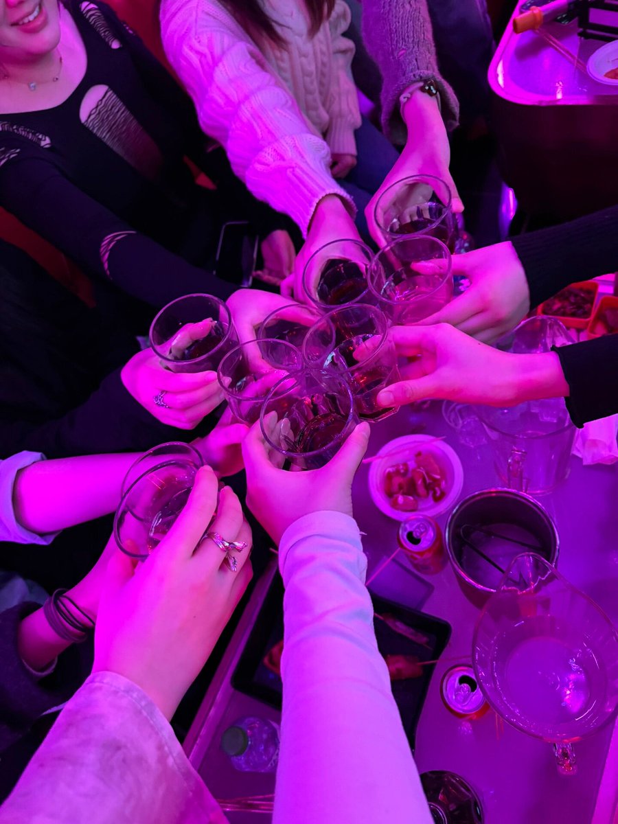 djsandbjs's tweet photo. Friday Night Freedom🥃 https://t.co/HVn1iOkMg8