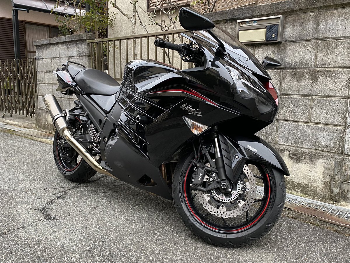 TGz3aek's tweet photo. おはようございます。

先週、車検終了&amp;タイヤ交換。
ミシュランロード６へ！

本日、会社健康診断で軽く皮剥き
していこうかなと。

皆さん、本日も安全運転で！ https://t.co/FYypX1GtUe