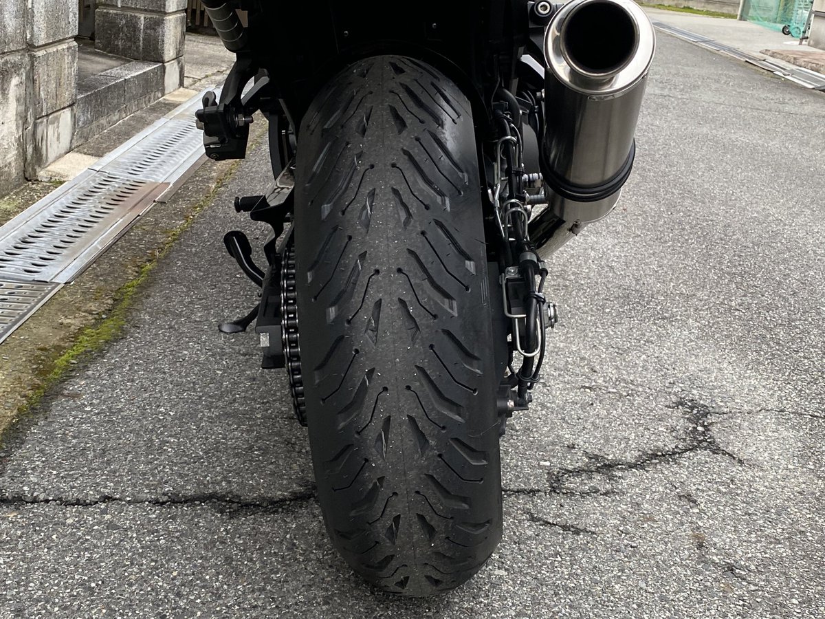 TGz3aek's tweet photo. おはようございます。

先週、車検終了&amp;タイヤ交換。
ミシュランロード６へ！

本日、会社健康診断で軽く皮剥き
していこうかなと。

皆さん、本日も安全運転で！ https://t.co/FYypX1GtUe
