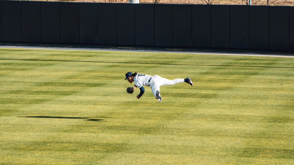 ORUBaseball's tweet photo. Baseball. Is. BACK 🤩

#ORUBase | #GoldenStandard https://t.co/xzZfANZ194