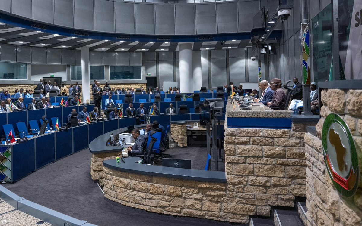 This evening at the African Union Headquarters, President Kagame attended a mini-summit hosted by President João Lourenço <a href="/jlprdeangola/">João Lourenço</a> of Angola to address the root causes of the ongoing insecurity in eastern DRC, including bad governance, ethnic discrimination and violence.