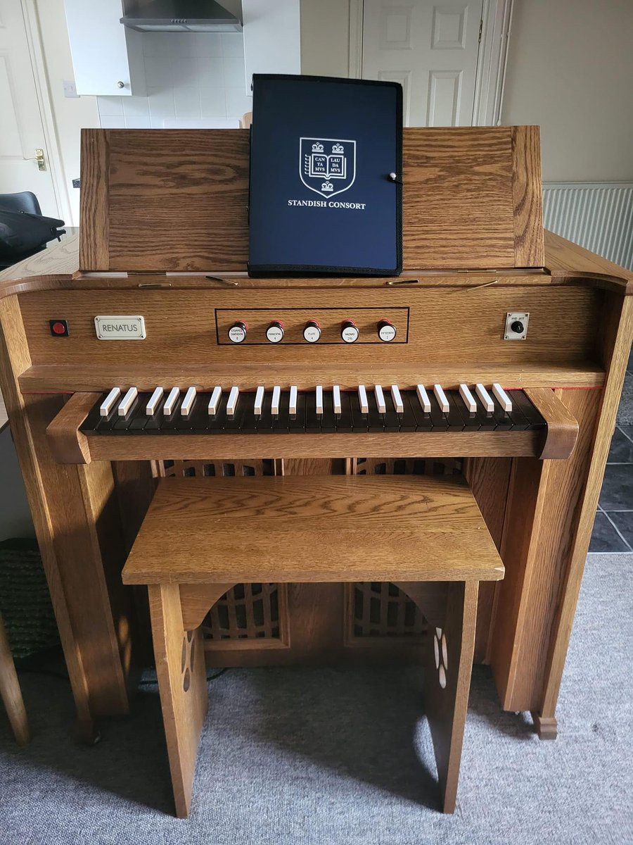 Standish Consort tweet media
