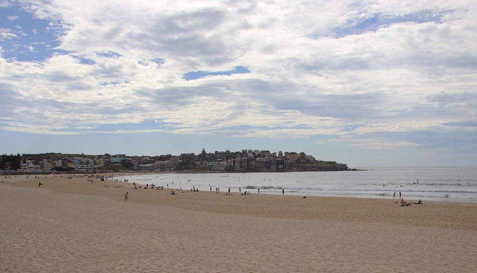 KennedCafe's tweet photo. Been raining on and off all week - but still managed to capture some colourful morning views, on a hike around Sydney's Bondi Beach https://t.co/Y8Xpf72wWS