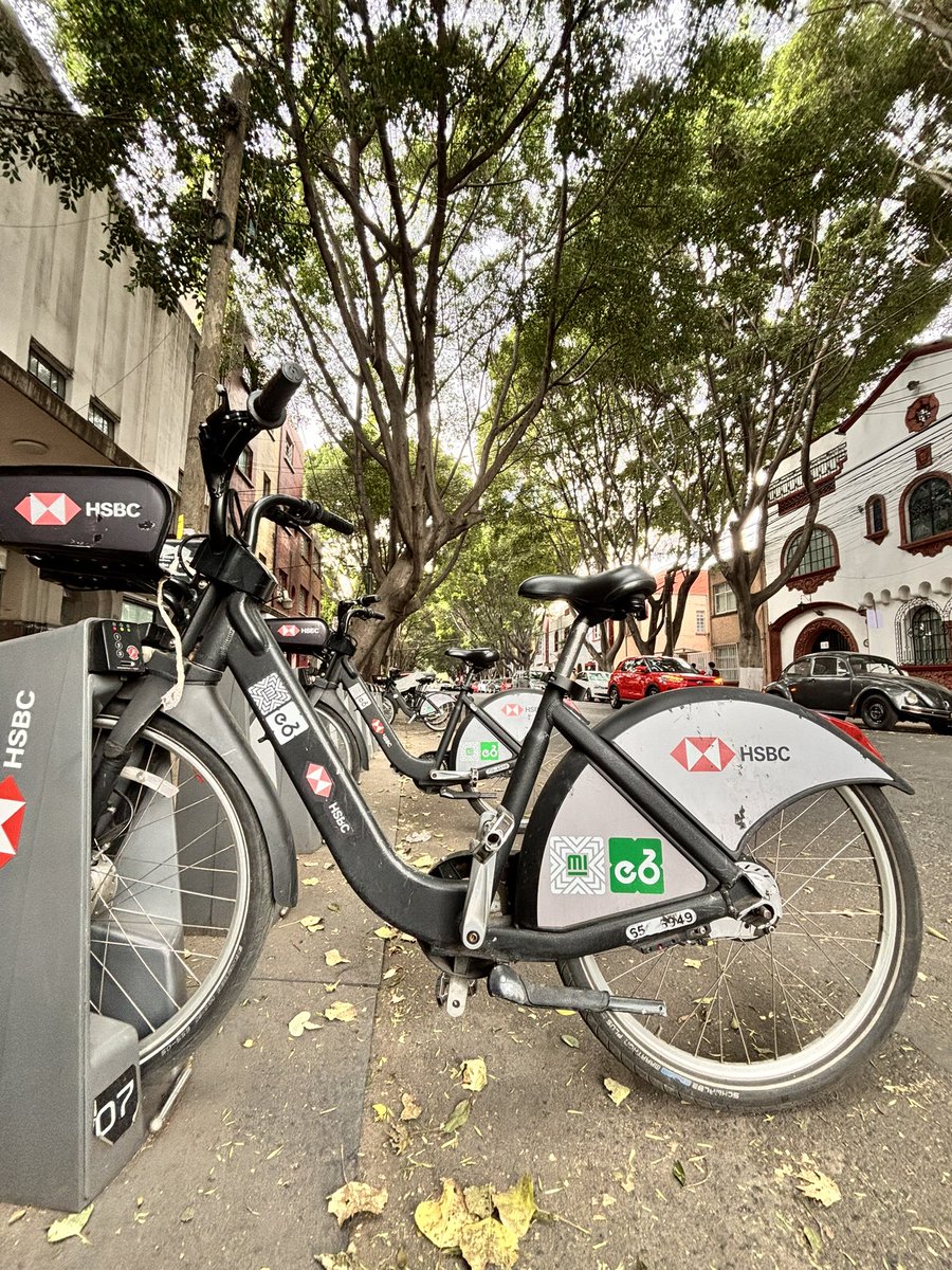 Una forma maravillosa de vivir la ciudad es a través de la bici! 🚴‍♀️ Además ya tenemos 569 de infraestructura ciclista! #ECOBICI #14AñosRodandoContigo