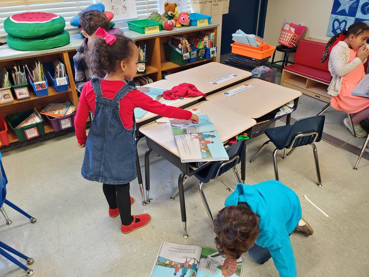 lhayesteach's tweet photo. We looked for the important information in the text about monuments. Today they asked, 💖 "Can we finish acting out the story?"
#workingtogether
#buildingfluency https://t.co/71QIQw3l1h