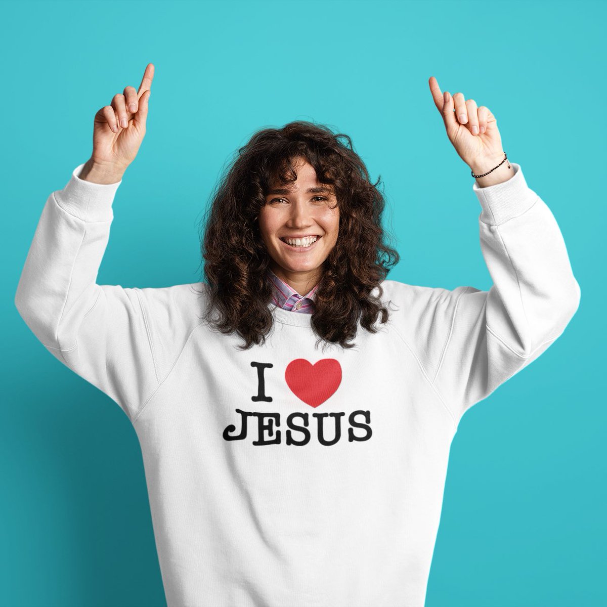 theJesusProj's tweet photo. Support the work of Jesus in New England and beyond. Check out our threads at https://t.co/Dy55AovrrM and rep Jesus wherever you go! 

#FridayVibes https://t.co/OAVOvcK8Qe