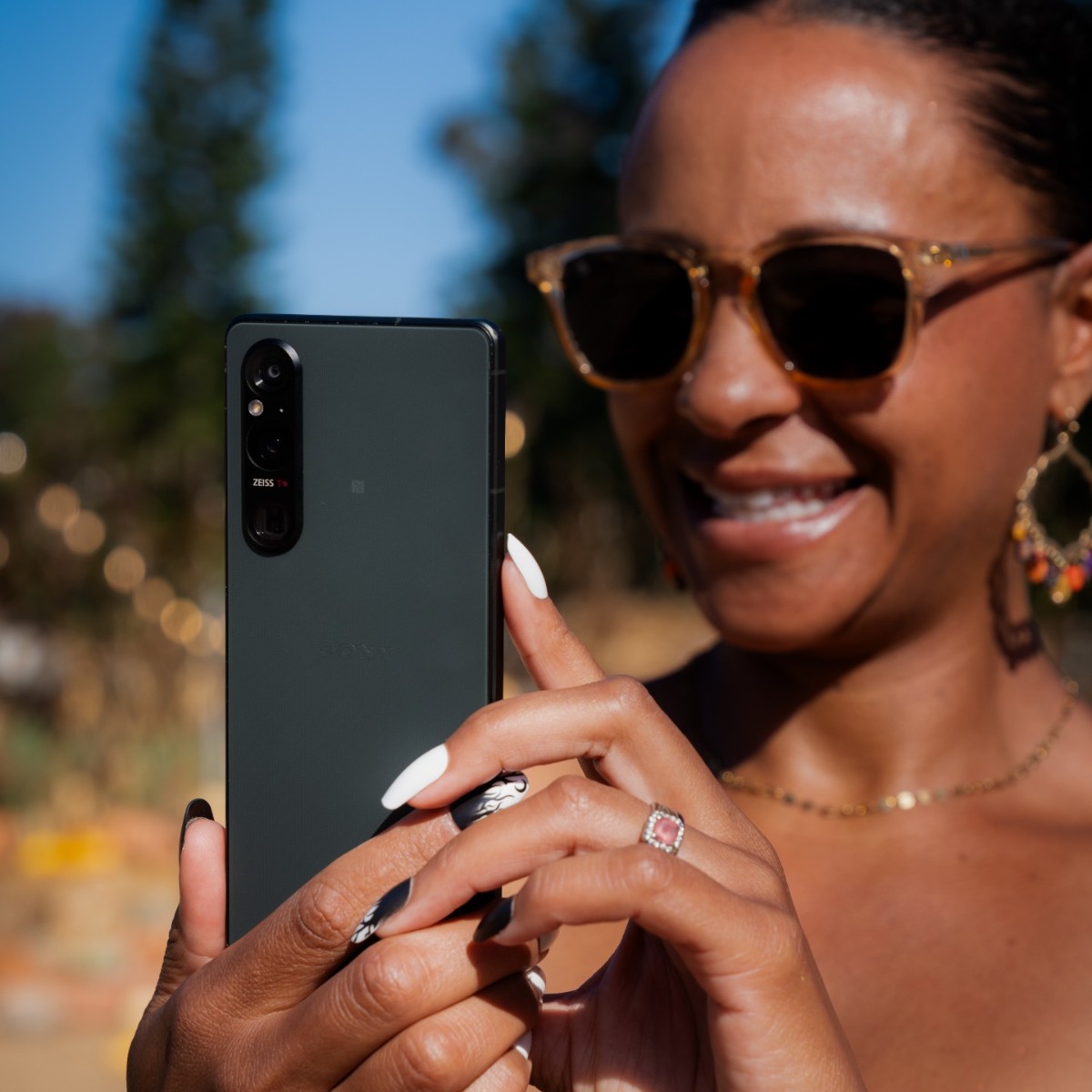 This powerhouse is currently $200 off 💪 Click the link to learn more about this Xperia 1 V offer and others now on promotion. #SonyXperia brnw.ch/21wH3CN