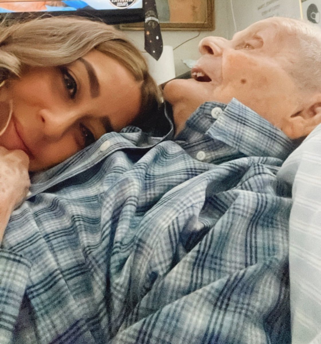 MNegron_OCPS's tweet photo. My grandfather turned 105 years old.  What a blessing that I was able to celebrate his life with my family in Brooklyn, NY.   He always has remmebered me  and cried in happiness when he saw me. 

My “welo” has my ❤️. https://t.co/9nInsI3lhC