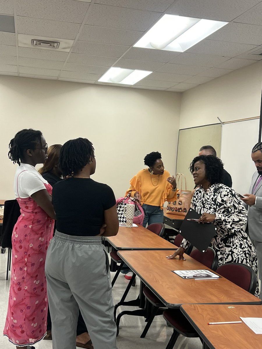 DrTiffanySpicer's tweet photo. Thank you @txst for the honor of speaking to future educators!!!! It was a joy to share my experience and challenge our future teachers and administrators. I’m excited about what’s to come! #BuildingLeadershipCapacity #InspireExcellence https://t.co/vIKxU3NLJq