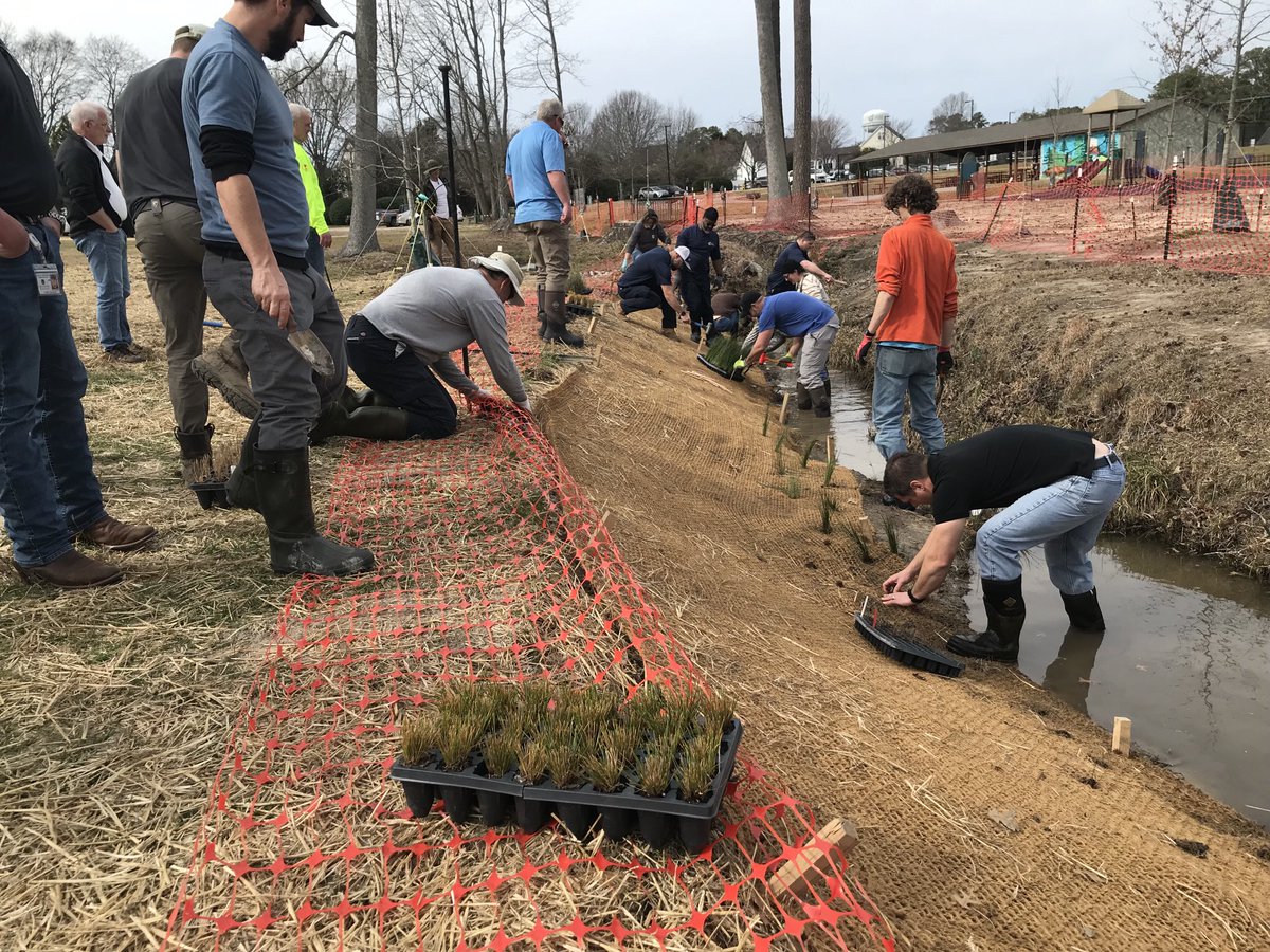 1st_flush_guy's tweet photo. A big thank you to our partners at the town of Holly Springs and all of our workshop participants in our stream bank repair today!

https://t.co/Or44OkIQXL https://t.co/EYu1mbEqh2