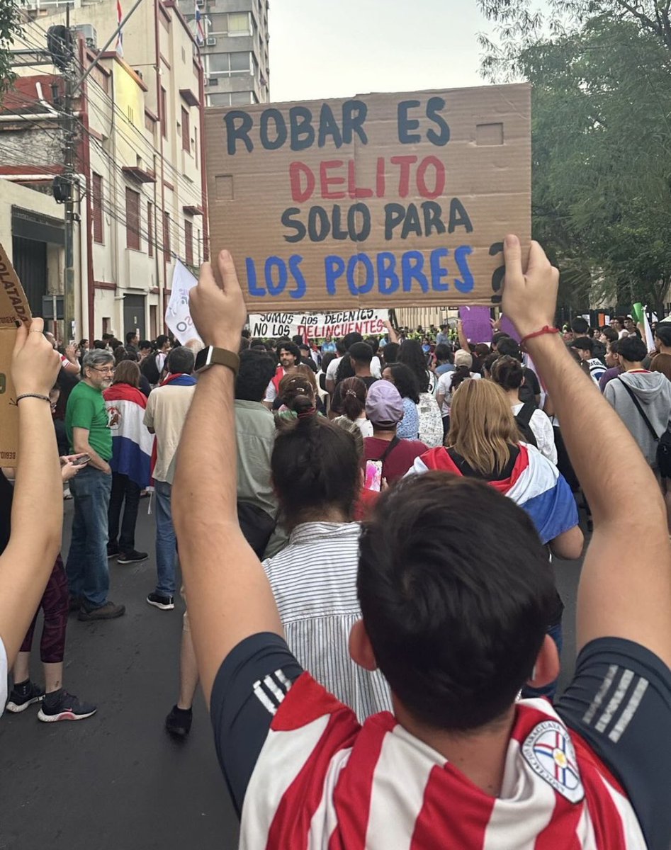 ¿Qué país le estamos dejando a nuestros hijos? Dictadura nunca más.