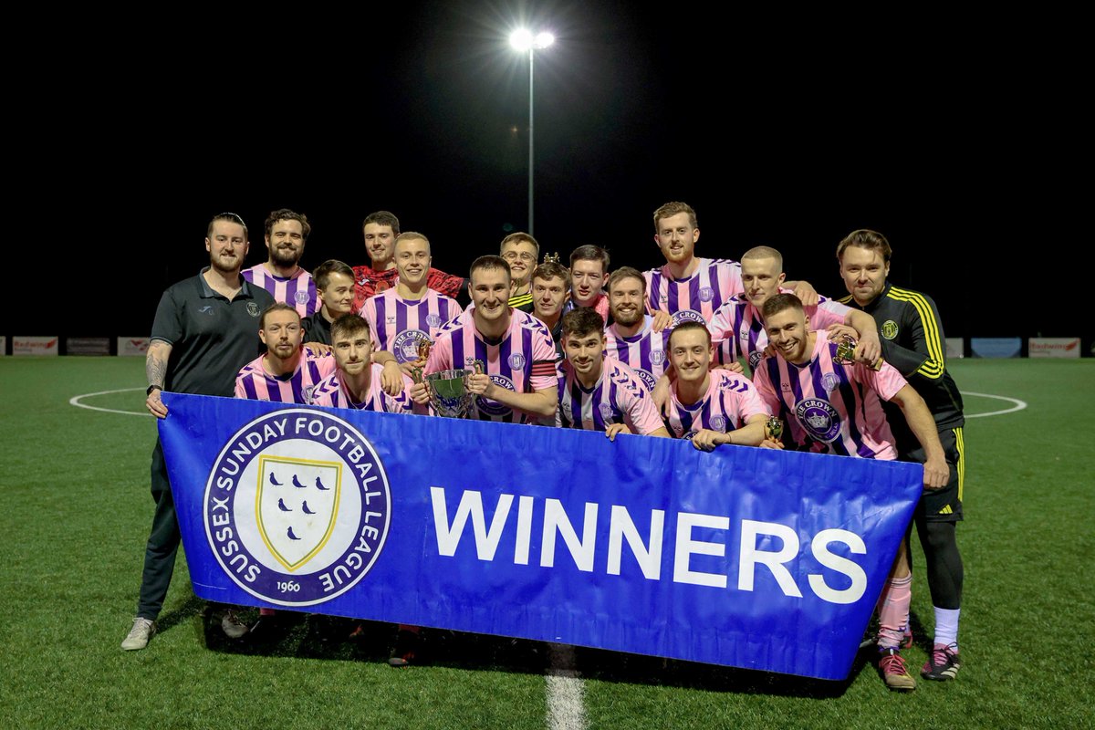 SteveMillsPhoto's tweet image. Congratulations to @AFCGrinstead on winning the @sussexsundayfl Div 5 Cup sponsored by Lincoln Binns. Full set of pics to follow.