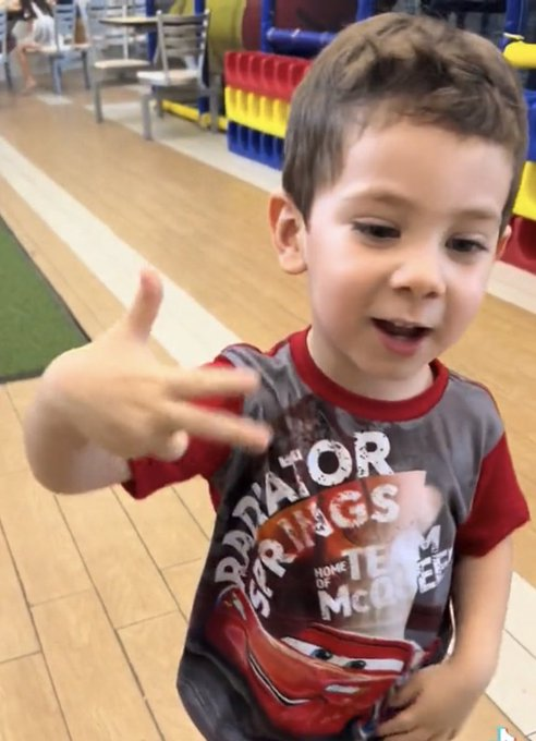 unos fernecitos con hamburguesitas o quee