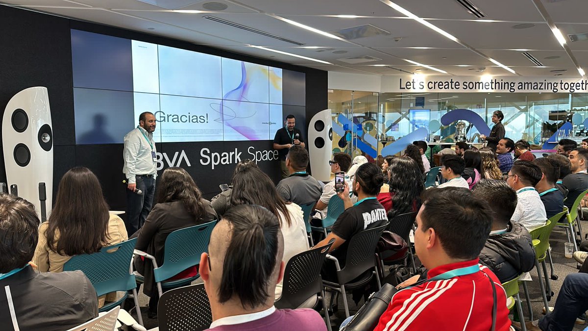 cryptoconexion's tweet photo. 🤓 #MediaMonks explica cómo el uso de herramientas de #IA ayuda a conocer mejor a las audiencias para lograr estrategias de marketing efectivas. “La tecnología es el método para lograr una mejor experiencia para los usuarios”, dice Carlos Tejeda. 

@nerdconf_ar #NERDCONF https://t.co/nA98o2rvM8