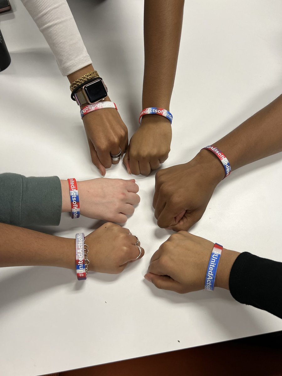 Thank you First United Bank for supporting Random Acts of Kindness Day at Seguin High School 🩵❤️🤍 #UnitedActsofKindness