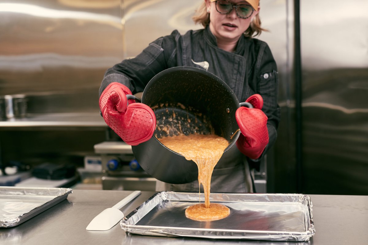 🍬Discover this Sweet Story Behind <a href="/oklahomacandy/">Mollycoddled Hash Slinger</a>
Click the link to read! ➡️ l8r.it/4RDt 

#OKC #OklahomaCity #OKCBusiness #OKCBusinesses #OKCSmallBusiness #Your405 #Oklahoma #OKCMagazine #405Living #DiscoverOklahoma #DowntownOKC #BestOfThe405