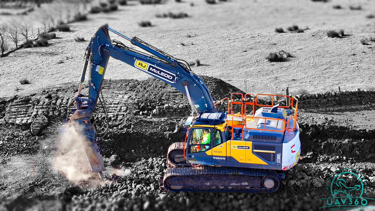 uav360drone's tweet photo. Out on site with R.J. MCLEOD (CONTRACTORS) LIMITED
A couple of wee photo edits of the machinery at work.
#uav360 #aerialphotography #aerialvideo #drone #dronephotography #aerial360 #aerialphotographer #photography #heavymachinery #rjmcleod #volvo #digger https://t.co/Txm51knzio